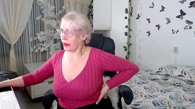 Snapshot of Ghertrude52 chatting on 04-28-26, 03:44 Ghertrude52 online show from 04-28-26, 03:44