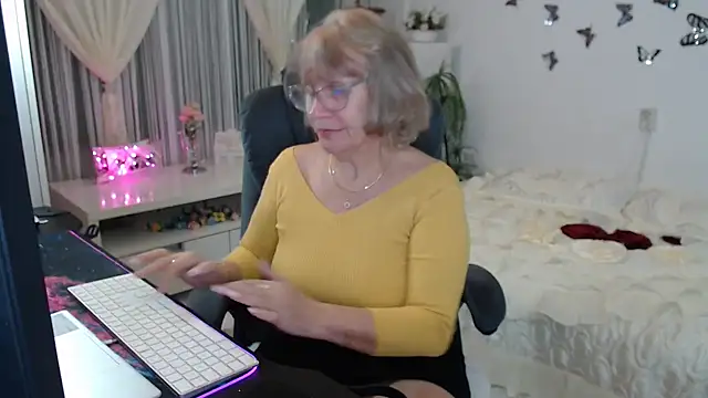 Ghertrude52 online show from 10-19-25, 03:09