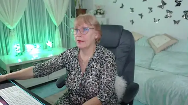 Ghertrude52 online show from 11-18-25, 04:05