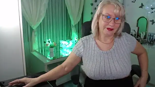 Ghertrude52 online show from 01-14-26, 04:05