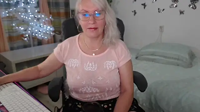 Ghertrude52 online show from 06-19-26, 04:18