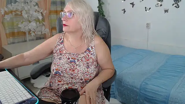 Ghertrude52 online show from 07-10-26, 04:56