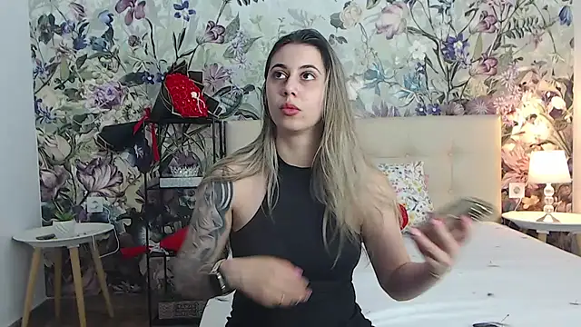 RoseDiamond06 online show from 07-17-26, 03:09