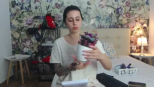 RoseDiamond06 online show from 07-10-26, 02:50