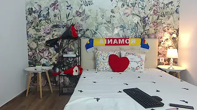 RoseDiamond06 online show from 06-26-26, 04:24