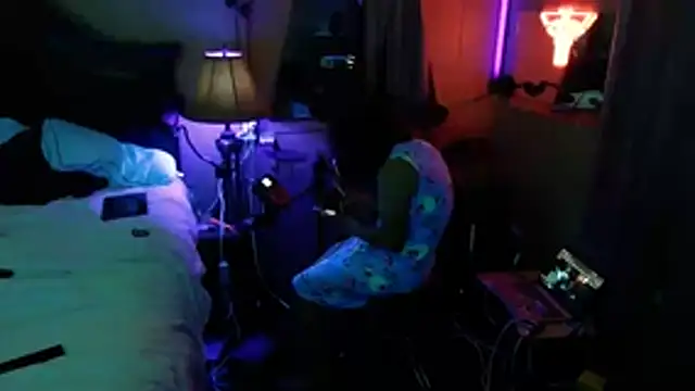 AerobicSleeve online show from 05-17-26, 06:02