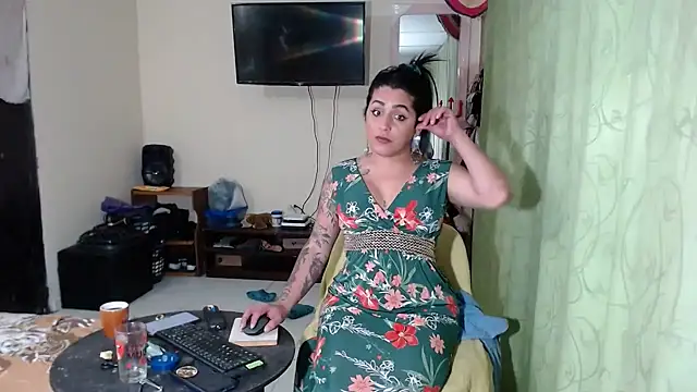 Sashaferrari2000 online show from 04-02-26, 05:25