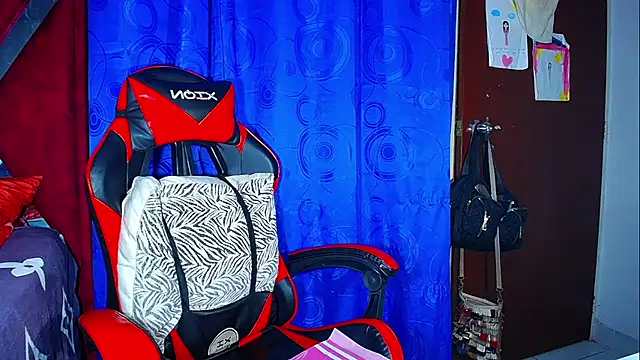 Snapshot of DanisaBrown chatting on 02-14-26, 03:23 DanisaBrown online show from 02-14-26, 03:23