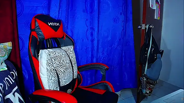 Snapshot of DanisaBrown chatting on 02-12-26, 01:55 DanisaBrown online show from 02-12-26, 01:55