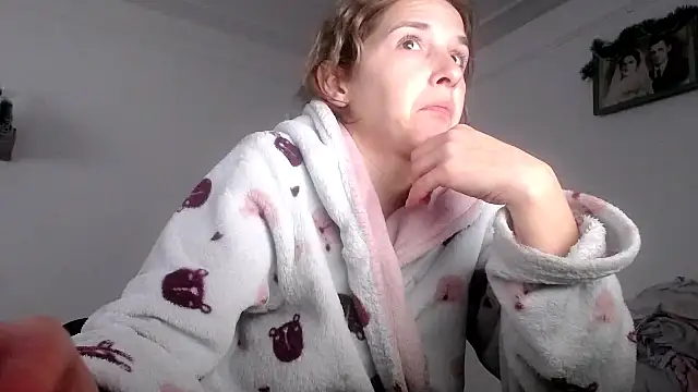 Snapshot of SexxyLety chatting on 12-20-25, 11:24 SexxyLety online show from 12-20-25, 11:24