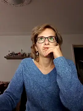 Snapshot of SexxyLety chatting on 12-03-25, 11:42 SexxyLety online show from 12-03-25, 11:42