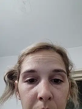 Snapshot of SexxyLety chatting on 10-29-25, 04:39 SexxyLety online show from 10-29-25, 04:39