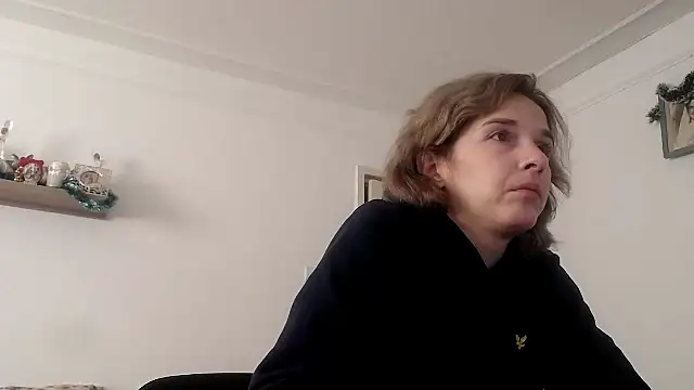 Snapshot of SexxyLety chatting on 12-17-25, 10:42 SexxyLety online show from 12-17-25, 10:42