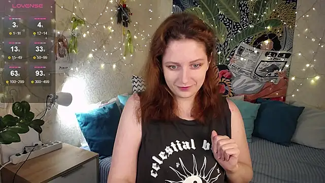 Snapshot of Dexy_Red chatting on 10-08-25, 09:04 Dexy Red online show from 10-08-25, 09:04