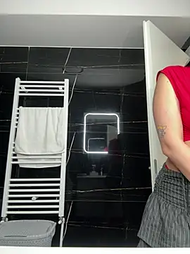 Snapshot of Rileysim88 chatting on 01-29-25, 08:29 Rileysim88 online show from 01-29-25, 08:29