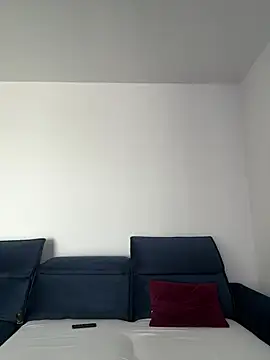 Snapshot of Rileysim88 chatting on 01-08-25, 09:53 Rileysim88 online show from 01-08-25, 09:53