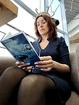 EvaXOAir online show from 11-12-25, 04:05