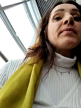 Snapshot of EvaXOAir chatting on 02-10-25, 05:58 EvaXOAir online show from 02-10-25, 05:58