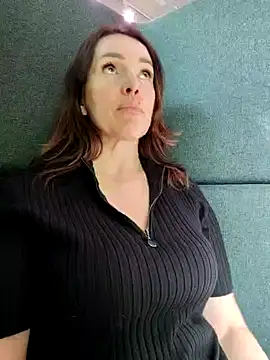 Snapshot of EvaXOAir chatting on 03-14-25, 08:10 EvaXOAir online show from 03-14-25, 08:10