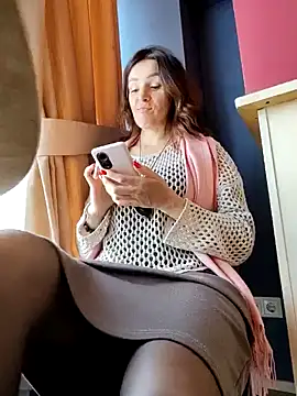 Snapshot of EvaXOAir chatting on 02-06-25, 04:21 EvaXOAir online show from 02-06-25, 04:21