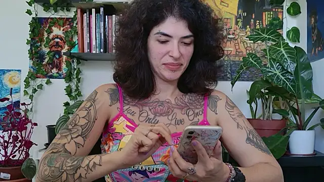 Snapshot of TaliMajesty chatting on 04-21-26, 10:11 TaliMajesty online show from 04-21-26, 10:11