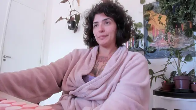 TaliMajesty online show from 10-22-25, 01:54