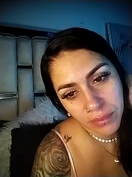 Snapshot of chelaqueen_ chatting on 05-10-26, 07:23 chelaqueen online show from 05-10-26, 07:23