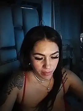 Snapshot of chelaqueen_ chatting on 05-15-26, 11:47 chelaqueen online show from 05-15-26, 11:47