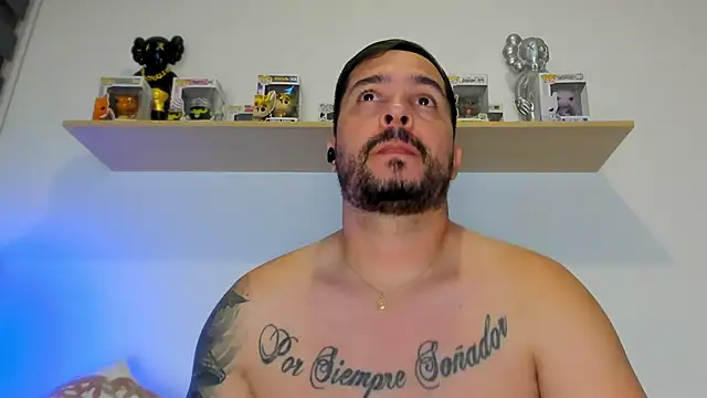 Snapshot of camilo_restrepo21 chatting on 05-11-26, 01:40 camilo restrepo21 online show from 05-11-26, 01:40