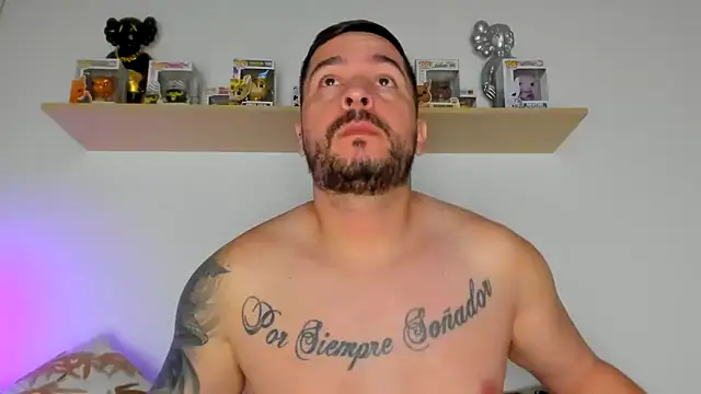 Snapshot of camilo_restrepo21 chatting on 02-25-26, 02:45 camilo restrepo21 online show from 02-25-26, 02:45