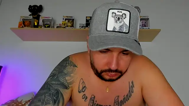 Snapshot of camilo_restrepo21 chatting on 02-21-26, 01:29 camilo restrepo21 online show from 02-21-26, 01:29