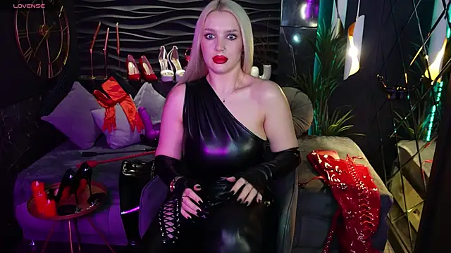Snapshot of MistressDarsy chatting on 02-26-25, 12:16 MistressDarsy online show from 02-26-25, 12:16