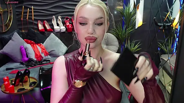 Snapshot of MistressDarsy chatting on 02-23-25, 09:44 MistressDarsy online show from 02-23-25, 09:44
