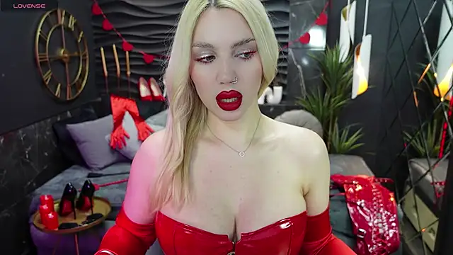Snapshot of MistressDarsy chatting on 02-14-25, 10:06 MistressDarsy online show from 02-14-25, 10:06