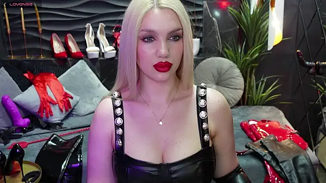 Snapshot of MistressDarsy chatting on 03-01-25, 09:29 MistressDarsy online show from 03-01-25, 09:29