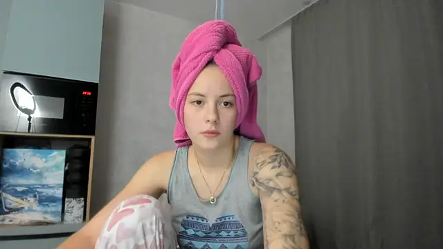 why again me online show from 10-22-25, 07:57