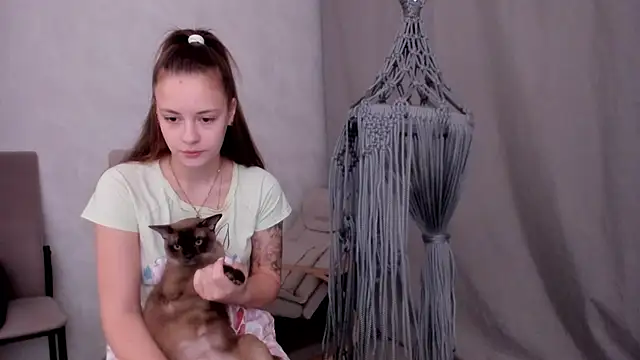 why again me online show from 02-24-25, 05:20