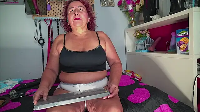 barbarah  online show from 10-10-25, 05:08