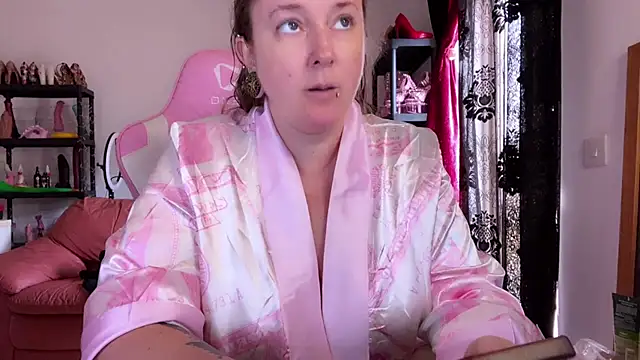 kisicaxx online show from 11-07-25, 10:20