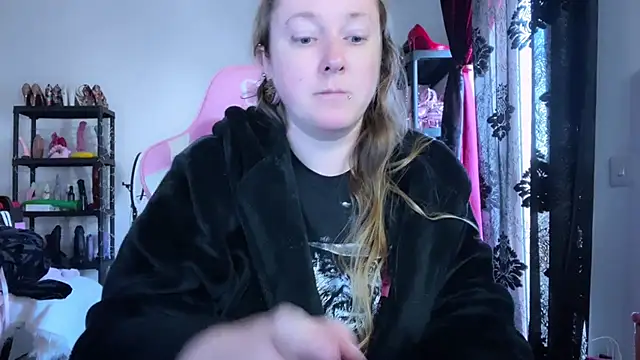 kisicaxx online show from 02-17-26, 02:58