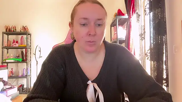 kisicaxx online show from 12-18-25, 09:25