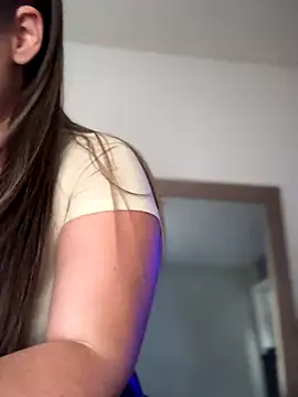 lovely beast online show from 11-18-25, 05:27