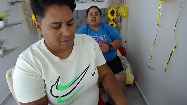 hotlesby4uxxx online show from 09-18-25, 12:24