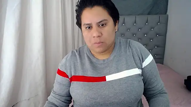 hotlesby4uxxx online show from 12-26-24, 01:32