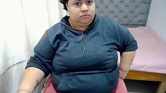 hotlesby4uxxx online show from 12-04-24, 07:39