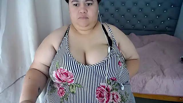 hotlesby4uxxx online show from 12-18-24, 03:55