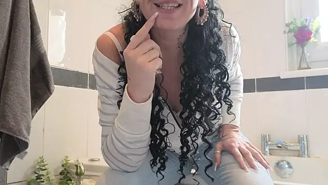 NaughtyLayla online show from 10-04-25, 12:17