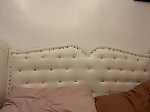 Snapshot of Tightwetholesxx chatting on 05-07-26, 01:54 Tightwetholesxx online show from 05-07-26, 01:54