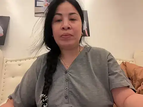 Snapshot of Tightwetholesxx chatting on 03-31-26, 02:35 Tightwetholesxx online show from 03-31-26, 02:35