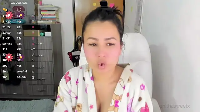 sweetana  online show from 10-28-25, 10:47